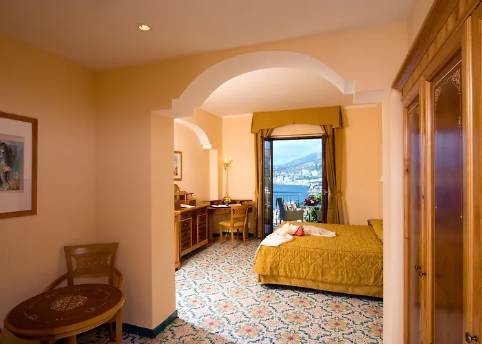 Grand President Ξενοδοχείο 4*