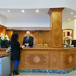 Hotel Grand President 4*
